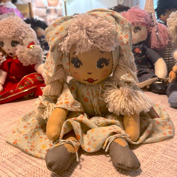 Charming Rag Doll - Picture 4 of 7